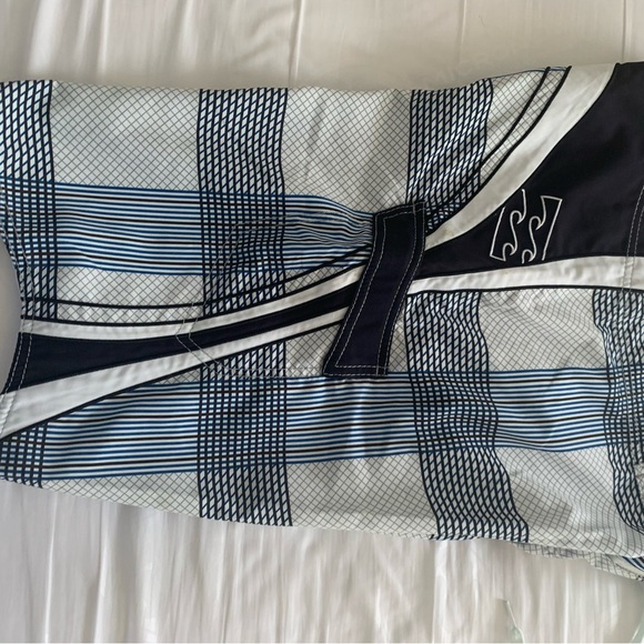 Mens Billabong surf shorts - Picture 5 of 6